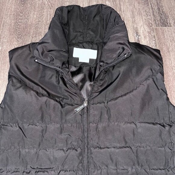 Michael Kors Black Puffer Women's Vest Size M Medium Full Zip - Picture 2 of 4